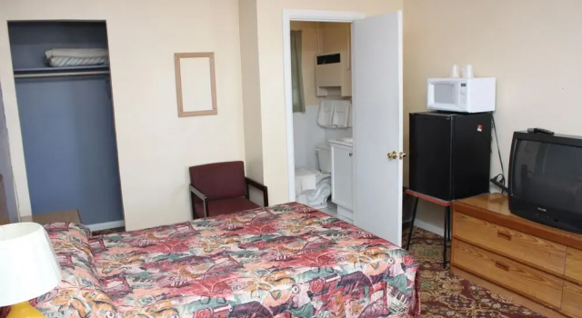 Номер Standard Kenwood Motel