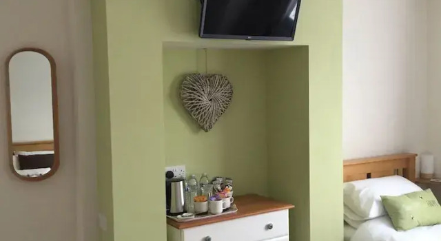 Трёхместный номер Standard The Beehive Guest House