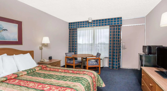 Двухместный номер Deluxe Days Inn by Wyndham Seguin TX