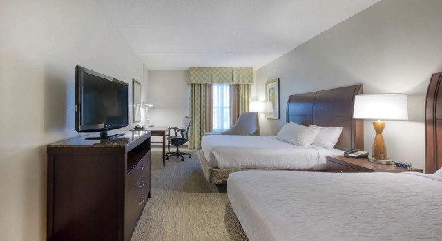 Четырёхместный номер Standard Hilton Garden Inn Durham Southpoint