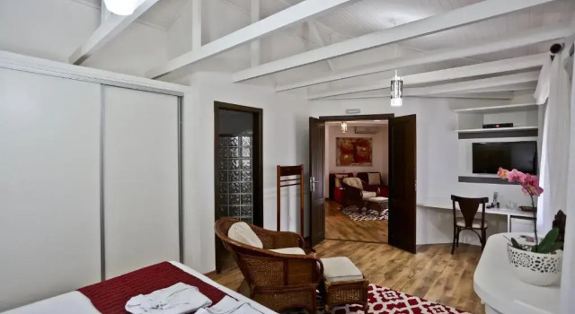 Номер Luxury Praia do Estaleiro Guest House