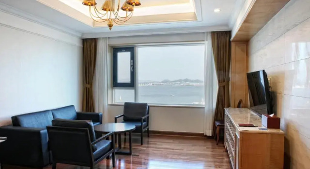 Люкс Fontana Beach Hotel