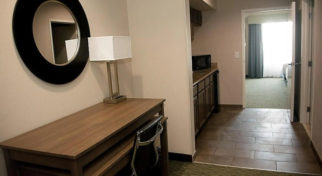 Holiday Inn Express Hotel and Suites Port Aransas/Beach Area by IHG, Забронировать Отель Порт-Аранзас Mustang Island, рядом с Художественный центр Порт-Аранзаса