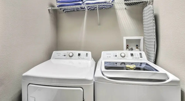 Grou-friendly Kissimmee Home: 7 Mi to Disney Parks