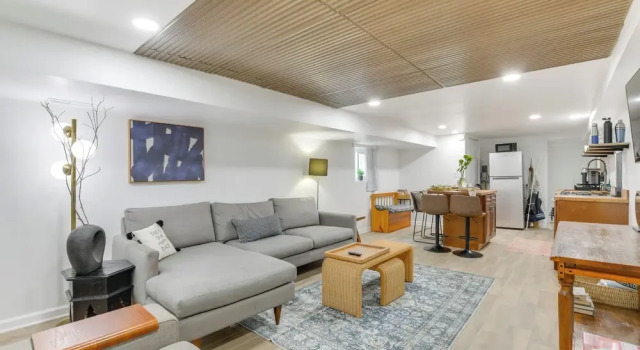 2 Mi to Logan Square: Pet-friendly Urban Oasis!, Varaa Huoneisto Chicago 