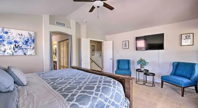 Boat Dock, Game Room! Lakefront Glendale Getaway