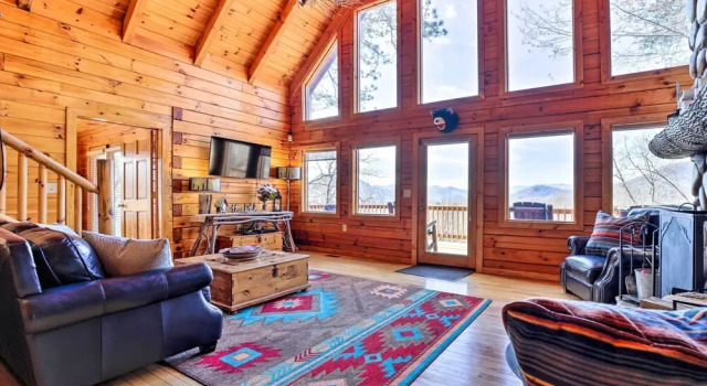 Коттедж Smoky Mountain Cabin Rental with Hot Tub and Fire Pit