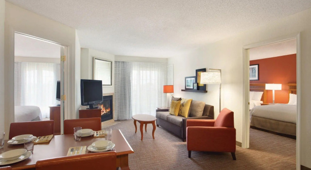 Люкс с 2 комнатами с балконом Residence Inn Marriott Joplin