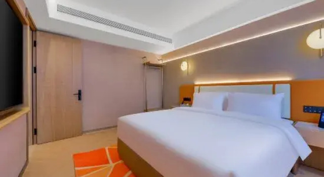 Люкс Deluxe Starway Hotel (Zhengzhou Xinmi Zhongqiang Guangnian City Plaza)