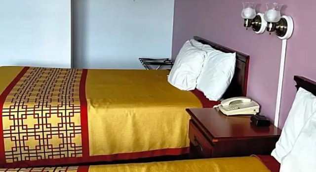 Четырёхместный номер Standard Attica Inn