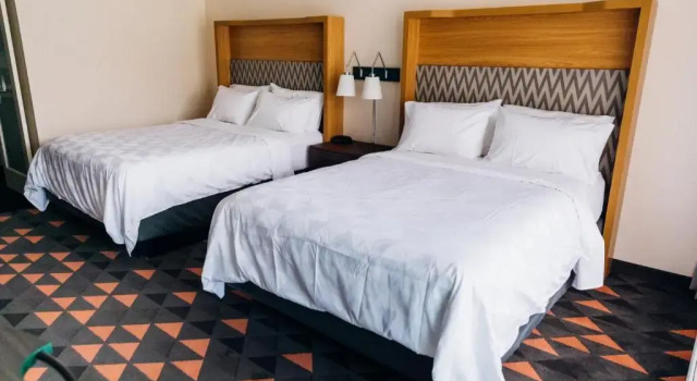 Четырёхместный номер Standard Holiday Inn Phoenix-Mesa Chandler by IHG