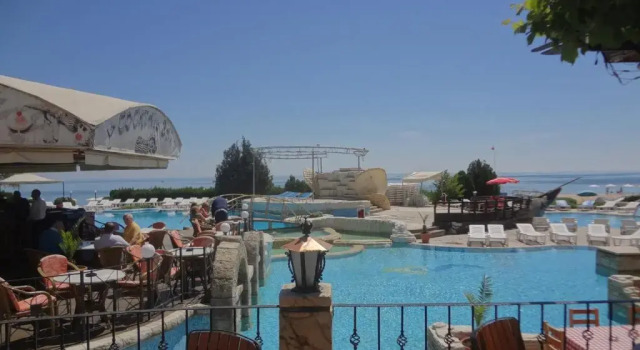 Апартаменты SEAVIEW BG Beach Front Suites