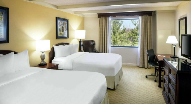Четырёхместный номер Standard The Desmond Hotel Malvern, a DoubleTree by Hilton