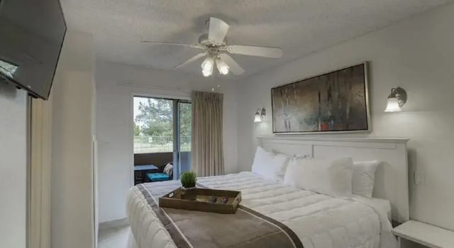 Park Suites at 128 - Free Golf, Забронировать Отель Пруд в Темпе Phoenix Metropolitan Area