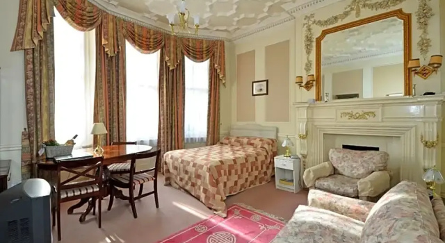 Студия Deluxe Kensington Court ApartHotel