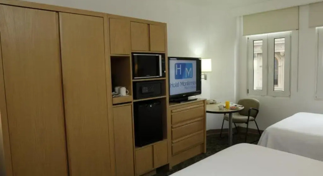 Четырёхместный номер Superior Hotel Monterrey Macroplaza
