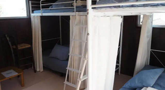 Кровать в общем номере (женский номер) Guest House & Beach Cafe fuego