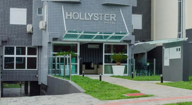 Hollyster Hotel, Забронировать Отель Отели Куритиба с бассейном, Бассейн