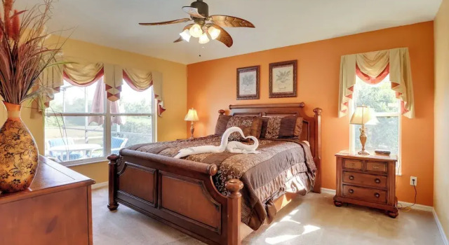5 Mi to Disney: Lake-view Villa in Emerald Island!, Rezerwuj Willa Kissimmee Kissimmee