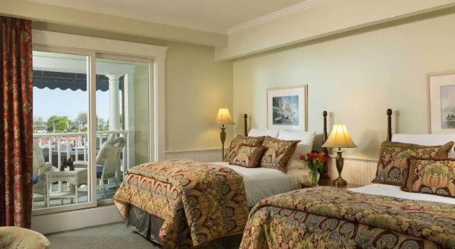 Четырёхместный номер Standard с видом на гавань Lord Camden Inn