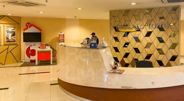 RedLiving Apartemen Grand Kamala Lagoon by owner room