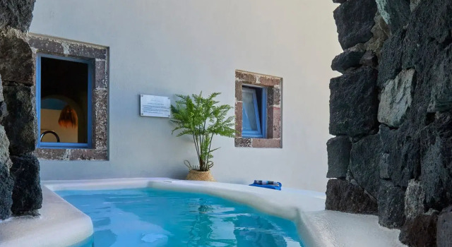 Люкс с видом на закат Luna Santorini Suites