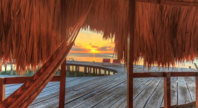 Бунгало St. Georges Caye Resort