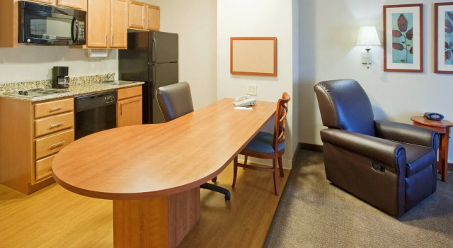 Двухместный люкс c 1 комнатой Candlewood Suites Columbus Fort Benning by IHG