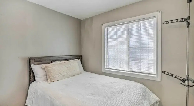 Long Beach Apt ~ 9 Mi to Shoreline Village & Beach, Забронировать Отель Лонг-Бич 