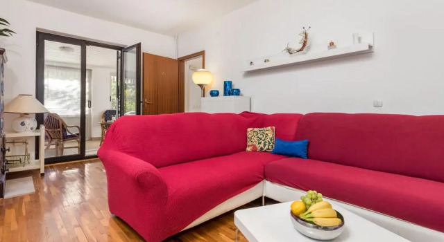 Stunning Home in Kremenici With Wifi and 2 Bedrooms