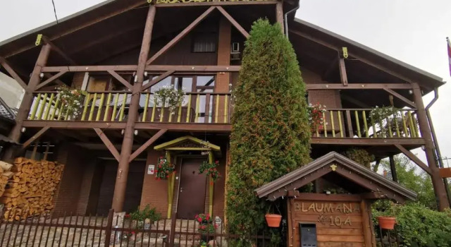 Garden Chalet, Varaa Mökki Mökit kohteessa Latgale, Mökki