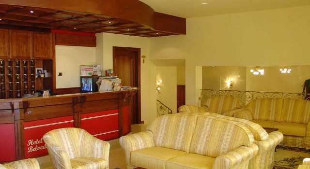 Hotel Belvedere, Забронировать Отель Отели в центре Сан-Дзено-ди-Монтанья с завтраком, отели в центре Сан-Дзено-ди-Монтанья с завтраком
