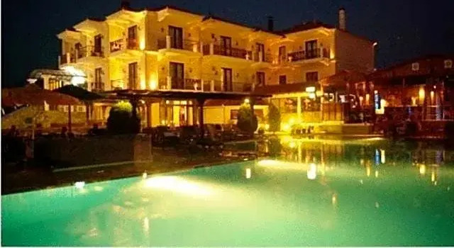 Ateron Suites Hotel & Spa, Book Resort  