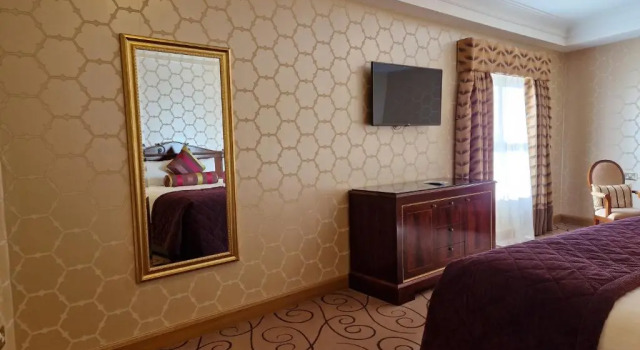Полулюкс Lawlors Hotel