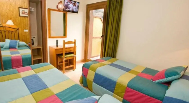 Hotel Llibrada, Book Hotel Hotels in Aragon with Parking, Parking