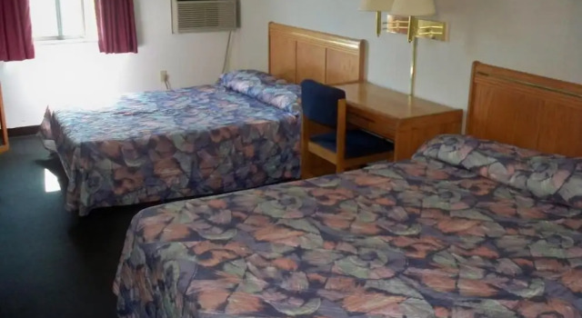 Четырёхместный номер Standard Economy Inn Wentzville
