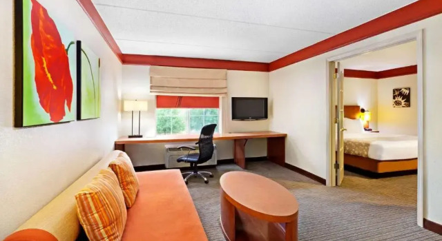 Двухместный люкс c 1 комнатой La Quinta by Wyndham Raleigh Cary