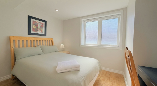 Двухместный номер Classic с видом на сад Cozy Rooms in Bright Walkout Suite - Newly Renovated in 2026