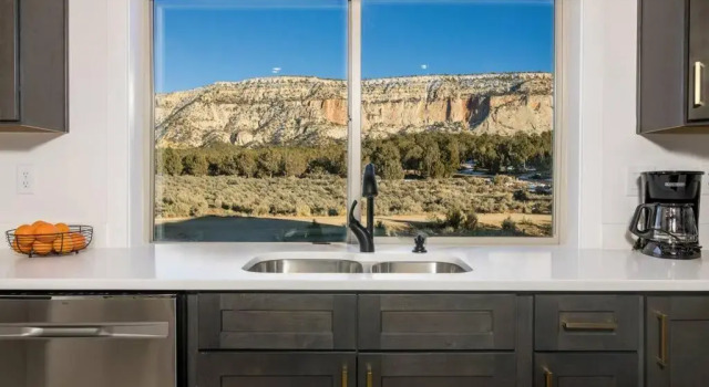 Painted Cliffs, Book Hotel Hoteller i Orderville med parkering, Parkering