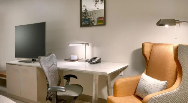 Четырёхместный номер Standard с видом на реку Hilton Garden Inn Idaho Falls