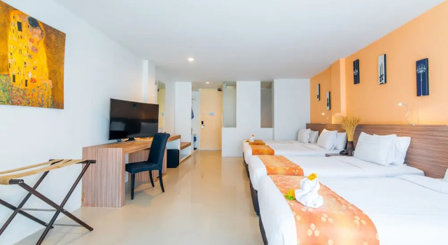 Четырёхместный номер Premium The Lantern Resorts Patong