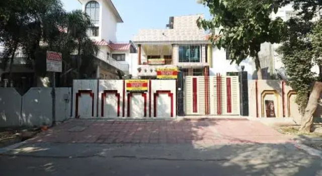 OYO 24548 Travellers Homes