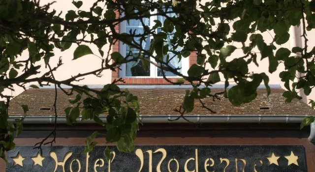 Hôtel Moderne, Book Hotel  