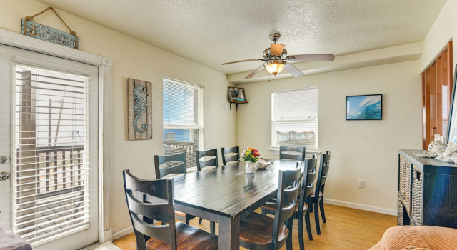 Daves Waves Pet-friendly Home in Surfside Beach, Book Feriehus Villaer i Houston, Villa
