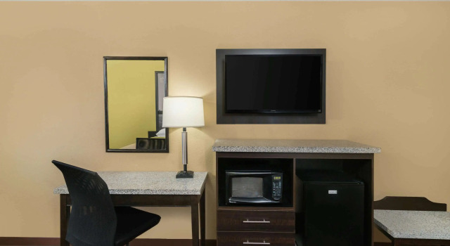 Super 8 by Wyndham Raleigh North East