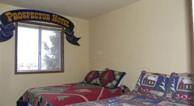 RedAwning Adirondack Golf n Ski Chalet, Prenota Chalet Moonridge Stati Uniti