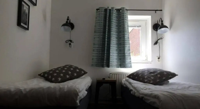 Uncle Joes, Book Hotel Visby 
