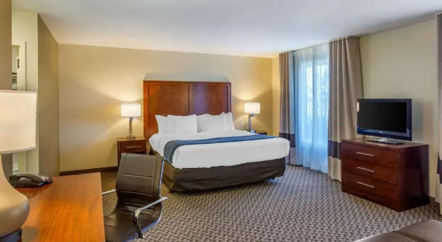 Люкс Comfort Inn & Suites Logan Near University