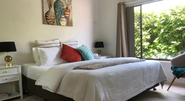 Monterey Guest Studio near Hospitals, Beach and Airport, Забронировать Гостевой дом Пляж Леди Робинсос Новый Южный Уэльс