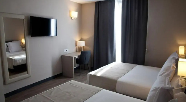 Люкс Family с балконом May Ramblas Hotel